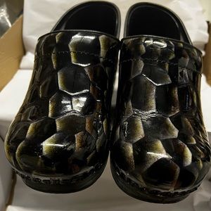 DANSKO REPTILE CLOGS. 37. Used. Good condition